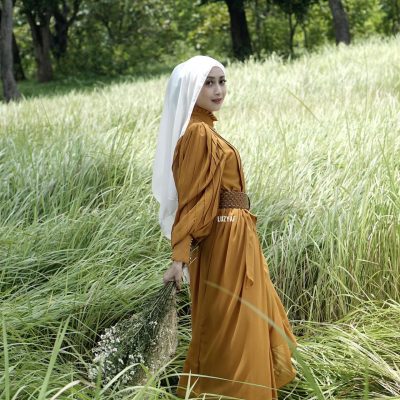 Tampil Feminim Bergaya Vintage Di Hari Raya